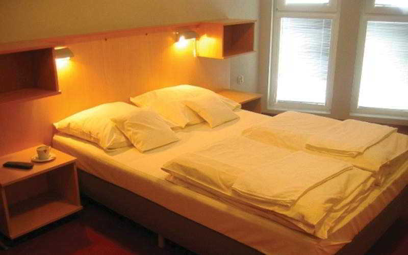 ซิสเท็ม โฮเต็ล คราคูฟ Hotel ภายนอก รูปภาพ