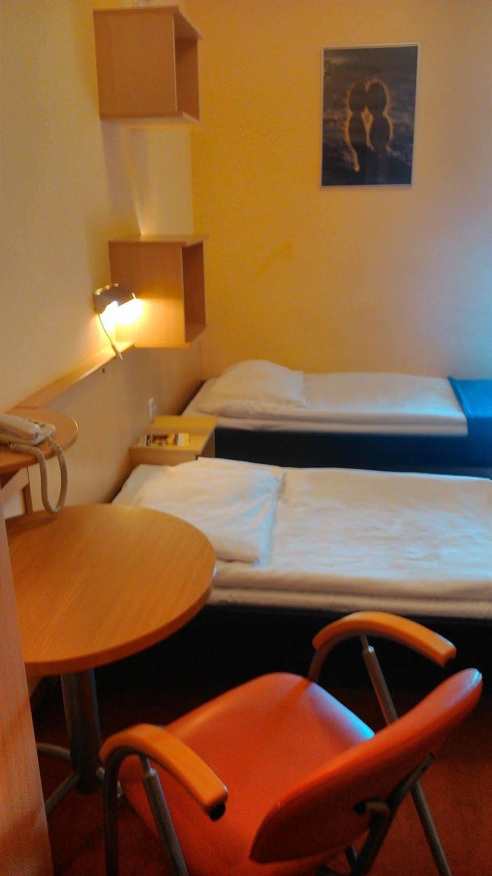 ซิสเท็ม โฮเต็ล คราคูฟ Hotel ภายนอก รูปภาพ